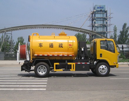 管道清洗設(shè)備使用時應(yīng)注意的事項